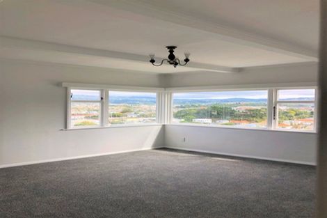 Photo of property in 35 Cavendish Square, Strathmore Park, Wellington, 6022