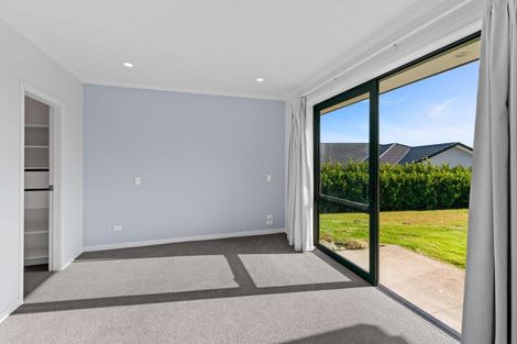 Photo of property in 25 Kauri Drive, Waiuku, 2123