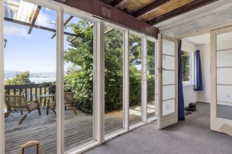 Photo of property in 30 Mana View Road, Paremata, Porirua, 5026