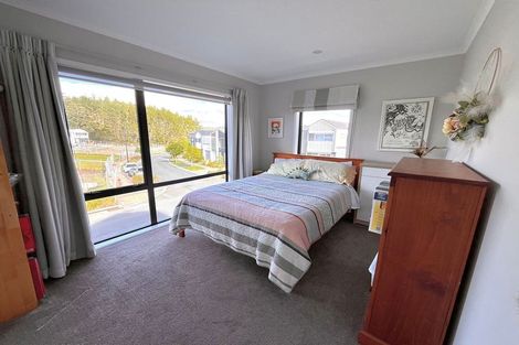 Photo of property in 2 Kapia Road, Westgate, Auckland, 0614