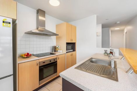 Photo of property in Bay Palms Apartments, 2/30c Bute Road, Browns Bay, Auckland, 0630