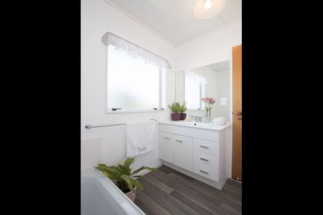 Photo of property in 24 Dillon Street, Waihi Beach, 3611