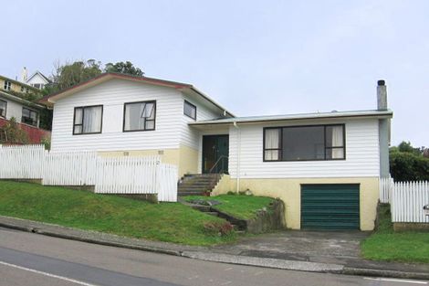 Photo of property in 2 Bellringer Crescent, Newlands, Wellington, 6037