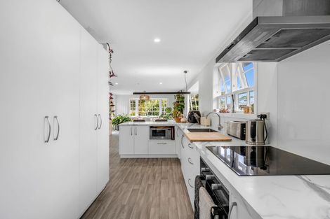 Photo of property in 40 Clifton Terrace, Fitzherbert, Palmerston North, 4410