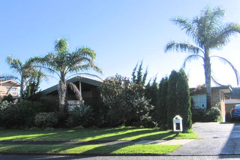 Photo of property in 19 Fielding Crescent, Farm Cove, Auckland, 2012