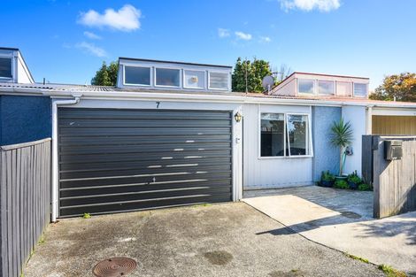 Photo of property in 7 Westmere Place, Takaro, Palmerston North, 4412