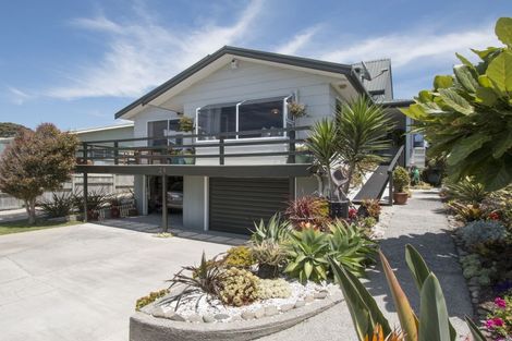 Photo of property in 24 Dillon Street, Waihi Beach, 3611