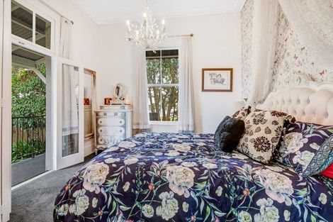 Photo of property in 1 Green Lane, Helensville, 0800