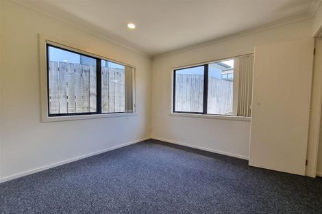 Photo of property in 37 Heathglen Place, Bayview, Auckland, 0629