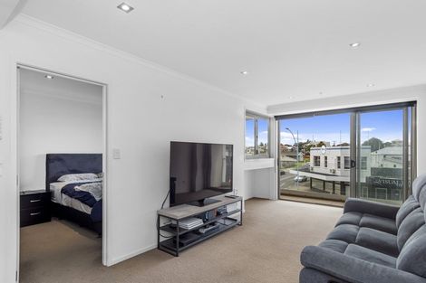 Photo of property in Algarve Apartments, 207/332 Maunganui Road, Mount Maunganui, 3116