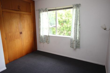 Photo of property in 2/35a Rangatira Road, Beach Haven, Auckland, 0626