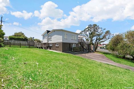 Photo of property in 4 Matai Road, Stanmore Bay, Whangaparaoa, 0932