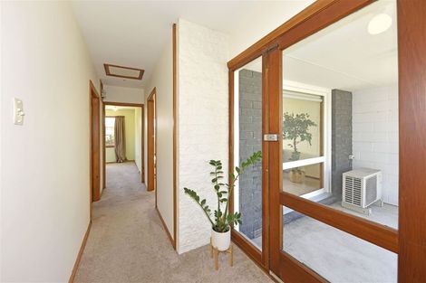 Photo of property in 2/11 Mcfaddens Road, St Albans, Christchurch, 8052