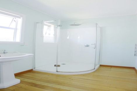 Photo of property in 42 Kervil Avenue, Te Atatu Peninsula, Auckland, 0610