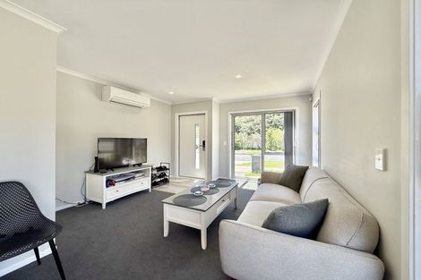 Photo of property in 4b Horoeka Street, Stokes Valley, Lower Hutt, 5019