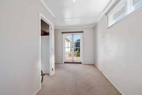 Photo of property in 43 Chapman Crescent, Naenae, Lower Hutt, 5011
