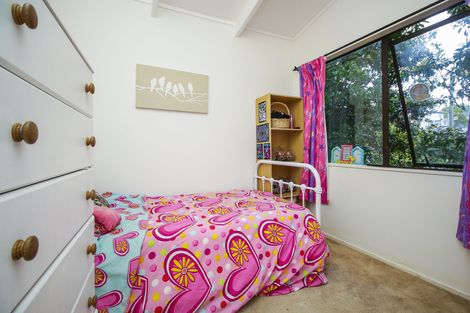 Photo of property in 28 Aldern Road, Massey, Auckland, 0614