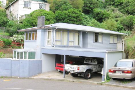Photo of property in 18 Moffitt Street, Vogeltown, Wellington, 6021