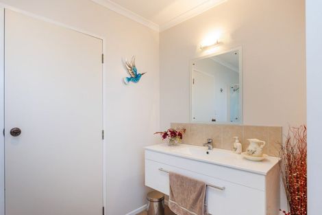 Photo of property in 15 Kentucky Way, Awapuni, Palmerston North, 4412