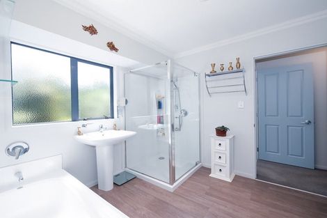 Photo of property in 2 Ross Street, Opua, 0200