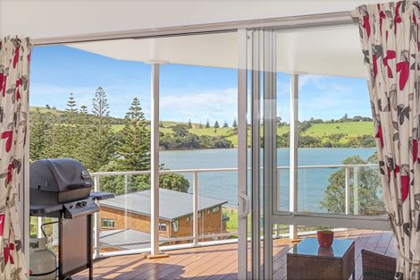 Photo of property in 90 Shakespear Road, Army Bay, Whangaparaoa, 0930