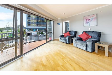 Photo of property in The Rennaissance, 1g/18 Ronwood Avenue, Manukau, Auckland, 2104