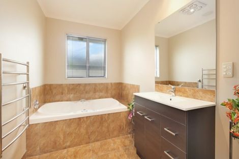 Photo of property in 16 Lynley Drive, West Melton, 7618