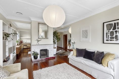 Photo of property in 7 Knoll Street, Island Bay, Wellington, 6023