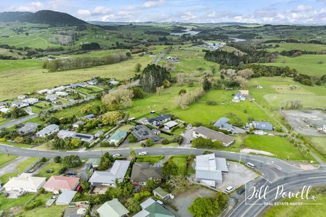 Photo of property in 2 Bickerstaffe Road, Maungaturoto, 0520