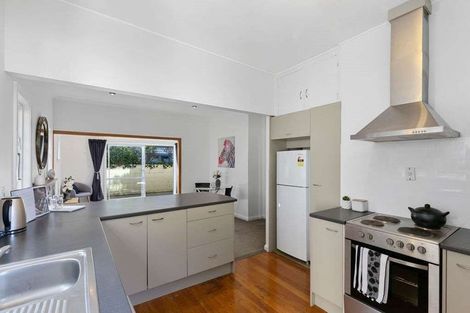 Photo of property in 88 Maupuia Road, Maupuia, Wellington, 6022