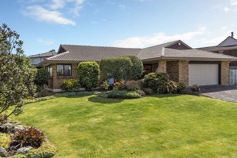 Photo of property in 23 Lexington Drive, Botany Downs, Auckland, 2010