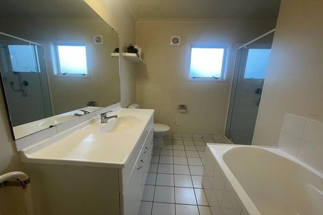 Photo of property in 3 Dainton Place, New Lynn, Auckland, 0600