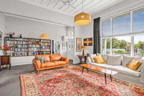 Photo of property in 30 Signal Street, Marton, 4710