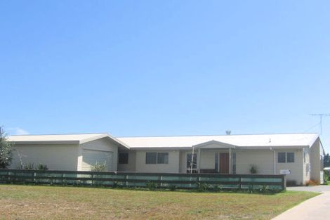 Photo of property in 157 The Fairway, Matarangi, Whitianga, 3592