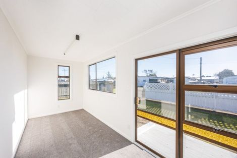 Photo of property in 1 Warren Street, Foxton Beach, Foxton, 4815