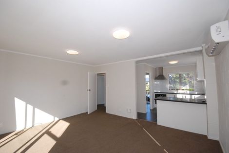 Photo of property in 1/16 Roberts Road, Glenfield, Auckland, 0629