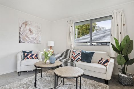 Photo of property in 1 Stephen Avenue, Henderson, Auckland, 0610