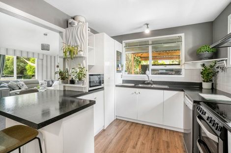 Photo of property in 27 Jenkins Avenue, Redwood, Christchurch, 8051