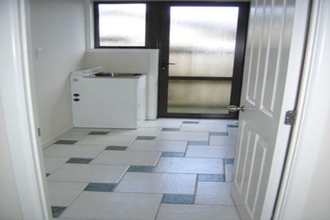 Photo of property in 15 Shankill Place, East Tamaki, Auckland, 2013