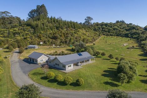 Photo of property in 35 Hume Road, Aongatete, 3181