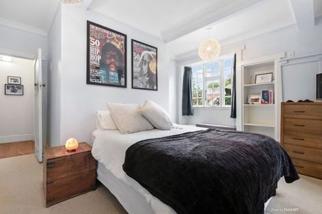 Photo of property in 145 Kelburn Parade, Kelburn, Wellington, 6012