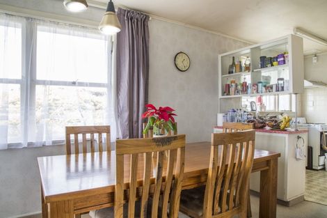 Photo of property in 102 Bond Crescent, Forrest Hill, Auckland, 0620