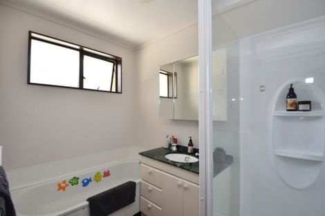 Photo of property in 27 Marama Avenue North, Otatara, Invercargill, 9879