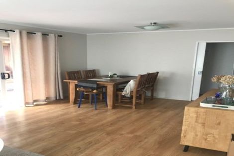 Photo of property in 66a Parrs Cross Road, Henderson, Auckland, 0612