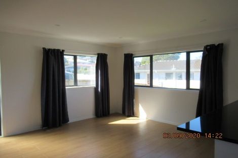 Photo of property in 25 Glenbervie Crescent, Massey, Auckland, 0614