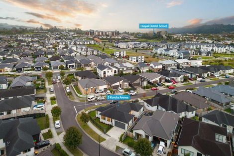 Photo of property in 5 Konoba Avenue, Kumeu, 0810