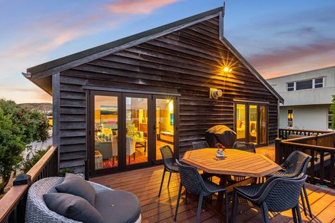 Photo of property in 1/6 Mana Esplanade, Paremata, Porirua, 5026