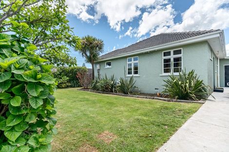 Photo of property in 141 Seaview Road, Westown, New Plymouth, 4310