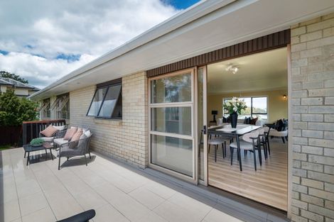 Photo of property in 254a East Coast Road, Forrest Hill, Auckland, 0620