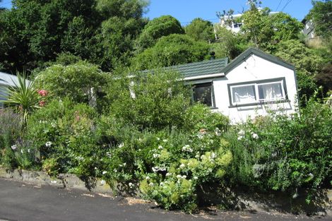 Photo of property in 32 Hawkhurst Road, Lyttelton, 8082